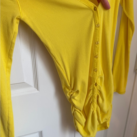 3/$15 | Victoria’s Secret Bright Yellow V-Neck Cotton Gathered Cardigan - Picture 4 of 6
